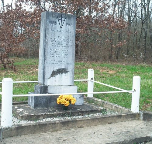 CEREMONIE COMMEMORATIVE AU MONUMENT AUX MORTS DE THESSILLAC LE 29/07/2026
