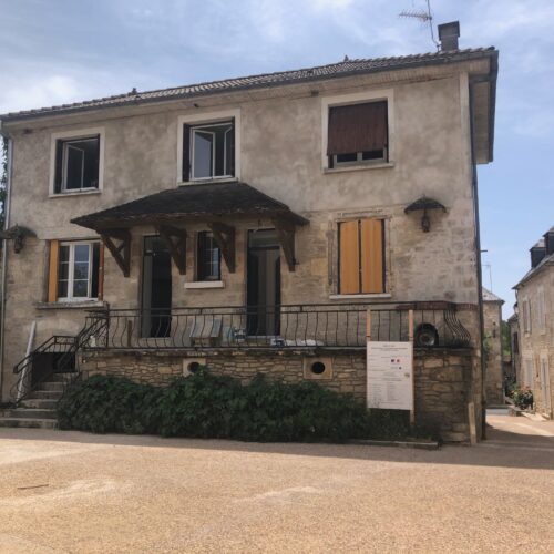 RÉHABILITATION ET TRANSFORMATION D&rsquo;UNE MAISON EN DEUX LOGEMENTS LOCATIFS, UN T2 ET UN T4 – COFINANCÉ PAR L&rsquo;UNION EUROPÉENNE (FEDER : Fonds européen de développement régional)